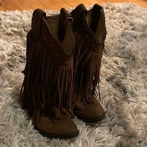 Little girls fringe leather cowboy boots. Size 10.
